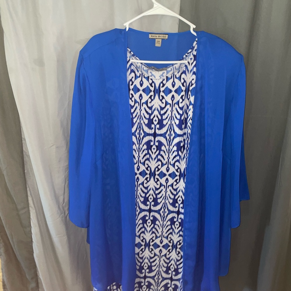 Danny & Nicole Blue and White Blouse